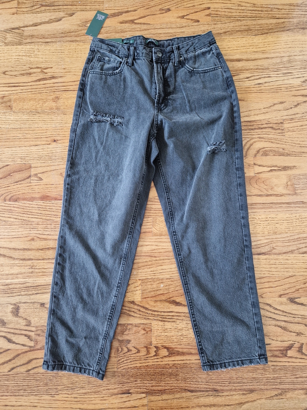 NWT Women’s High-Rise Distressed Black Jeans